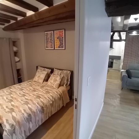 Le Vieux Laval Apartment ลาวาล ภายนอก รูปภาพ