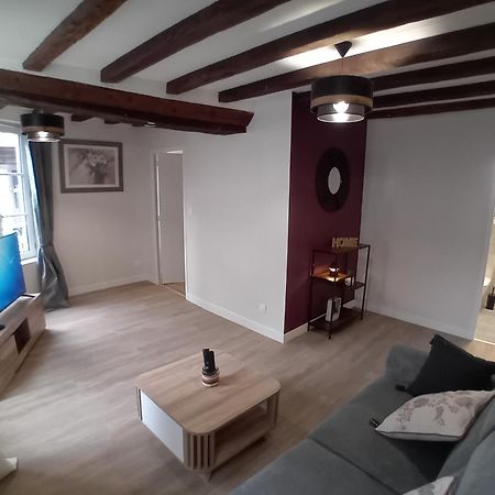 Le Vieux Laval Apartment ลาวาล ภายนอก รูปภาพ