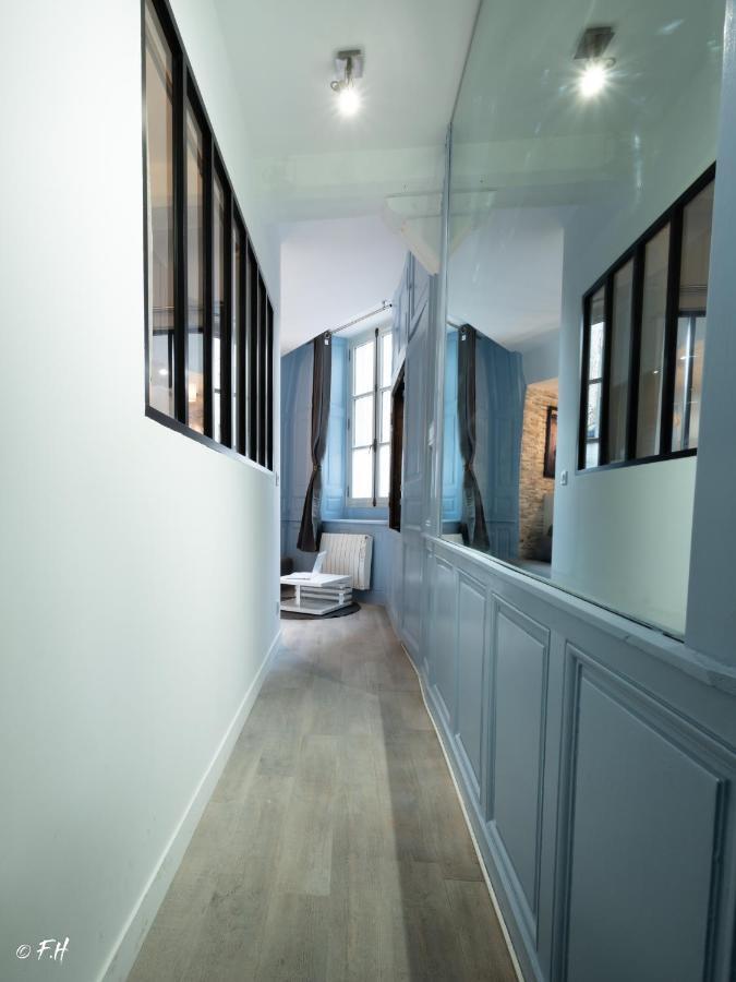 Le Vieux Laval Apartment ลาวาล ภายนอก รูปภาพ