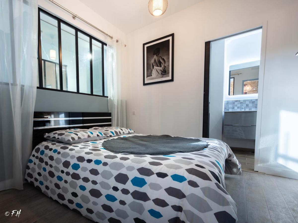 Le Vieux Laval Apartment ลาวาล ภายนอก รูปภาพ
