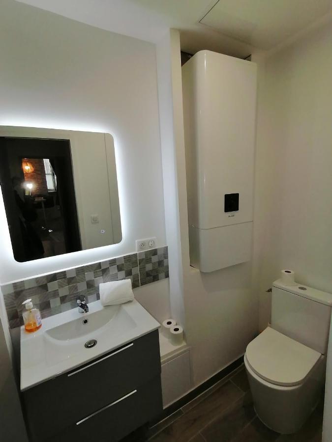 Le Vieux Laval Apartment ลาวาล ภายนอก รูปภาพ