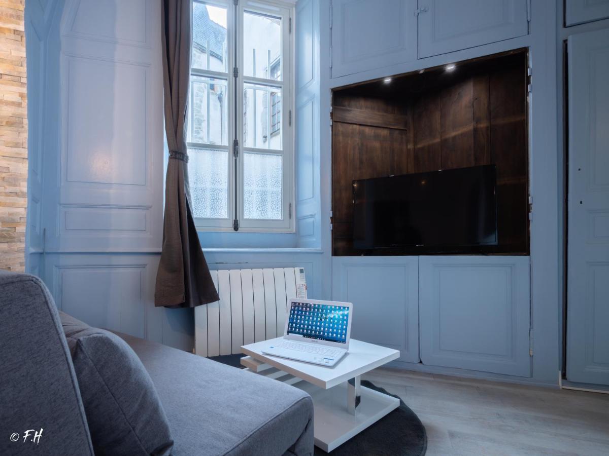 Le Vieux Laval Apartment ลาวาล ภายนอก รูปภาพ