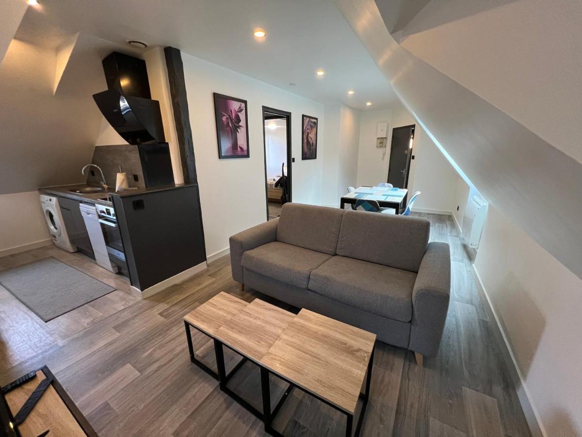 Le Vieux Laval Apartment ลาวาล ภายนอก รูปภาพ