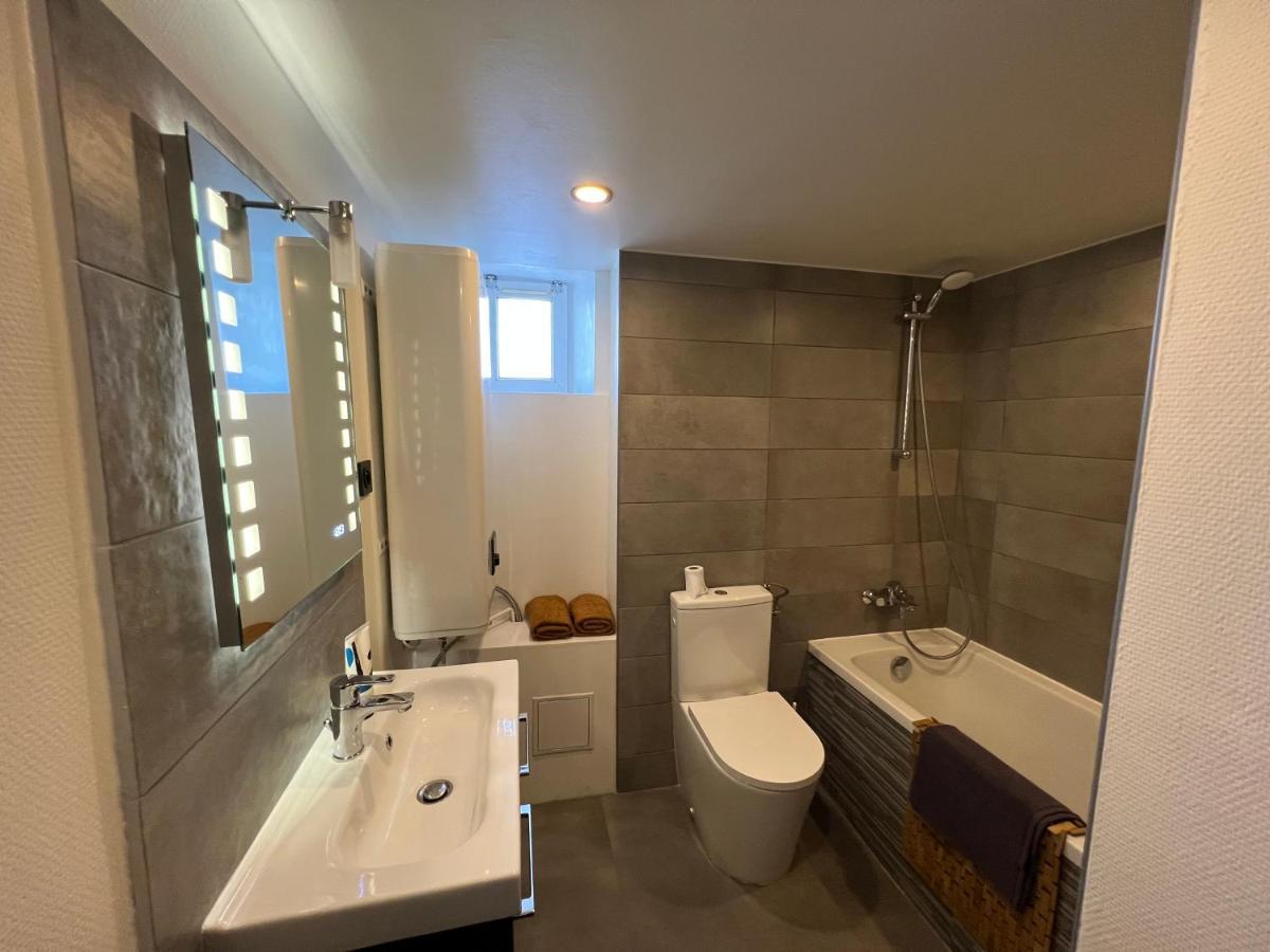 Le Vieux Laval Apartment ลาวาล ภายนอก รูปภาพ