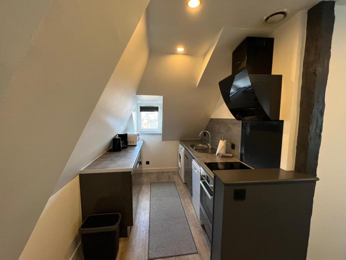 Le Vieux Laval Apartment ลาวาล ภายนอก รูปภาพ
