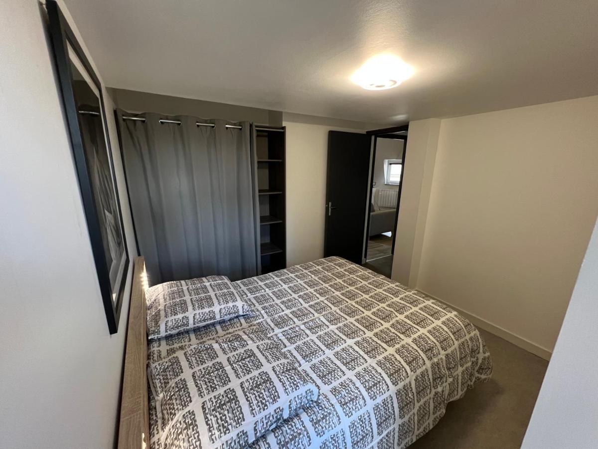 Le Vieux Laval Apartment ลาวาล ภายนอก รูปภาพ