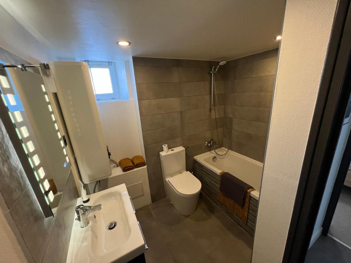 Le Vieux Laval Apartment ลาวาล ภายนอก รูปภาพ