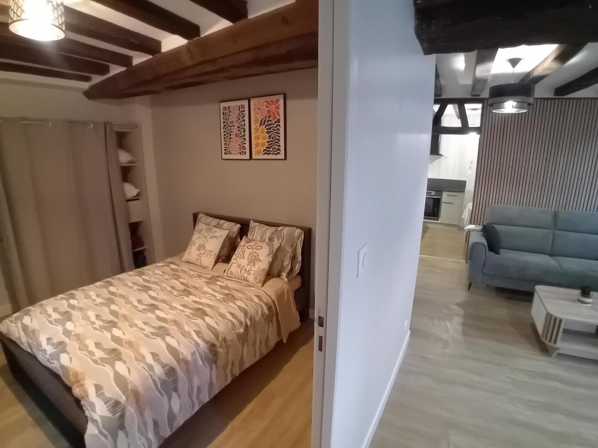 Le Vieux Laval Apartment ลาวาล ภายนอก รูปภาพ