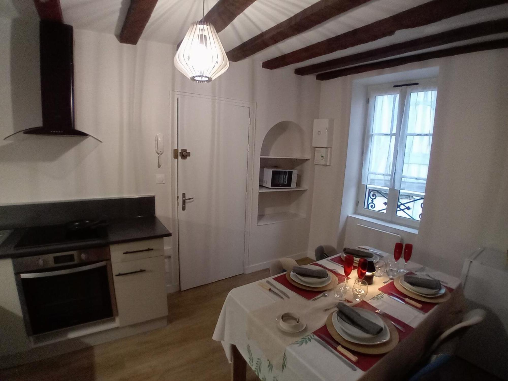 Le Vieux Laval Apartment ลาวาล ภายนอก รูปภาพ